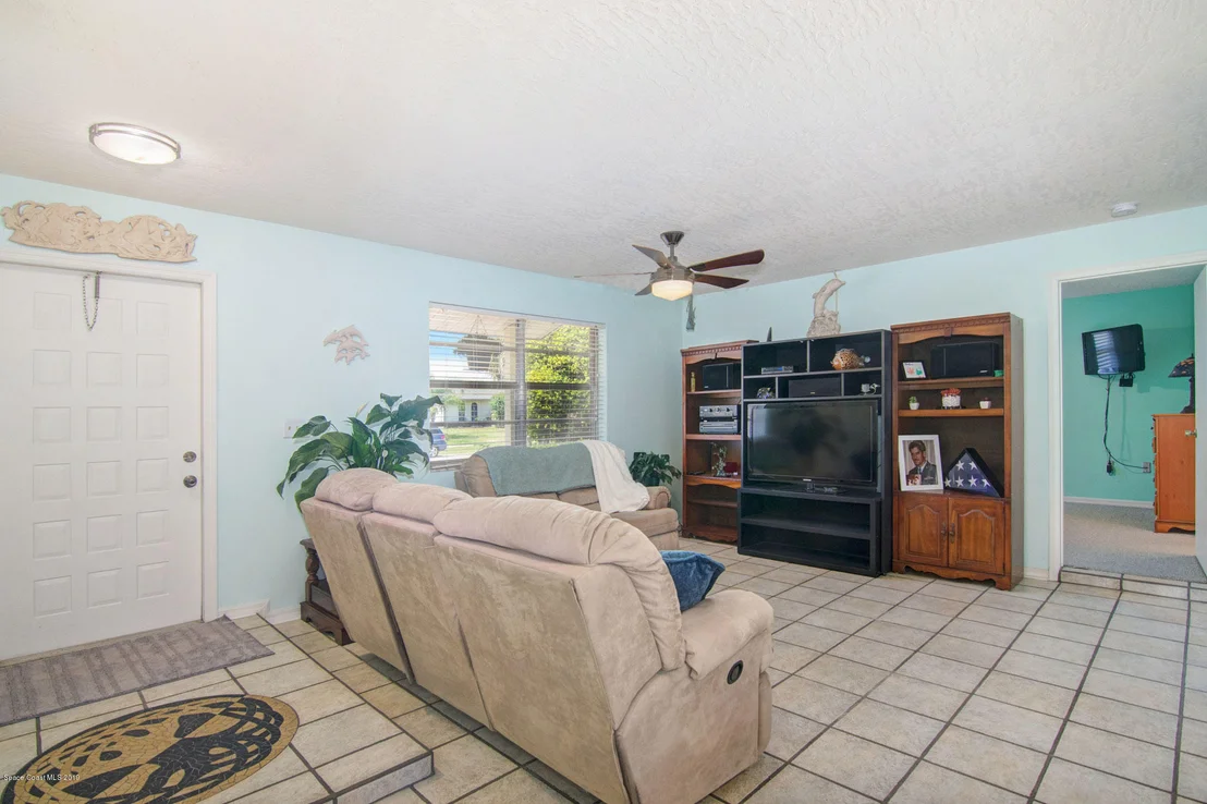 Photo of 1546 Spruce Road