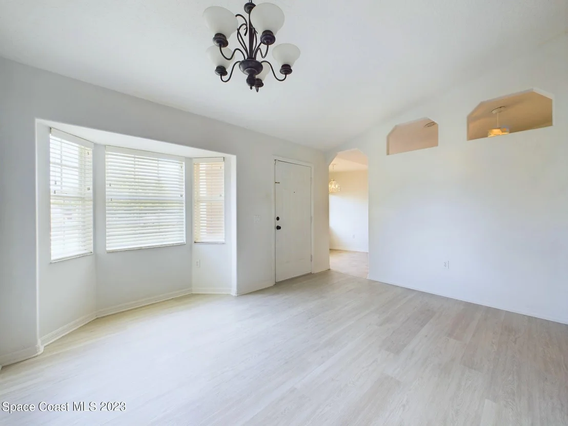 Photo of 1211 Meadow Lake Road