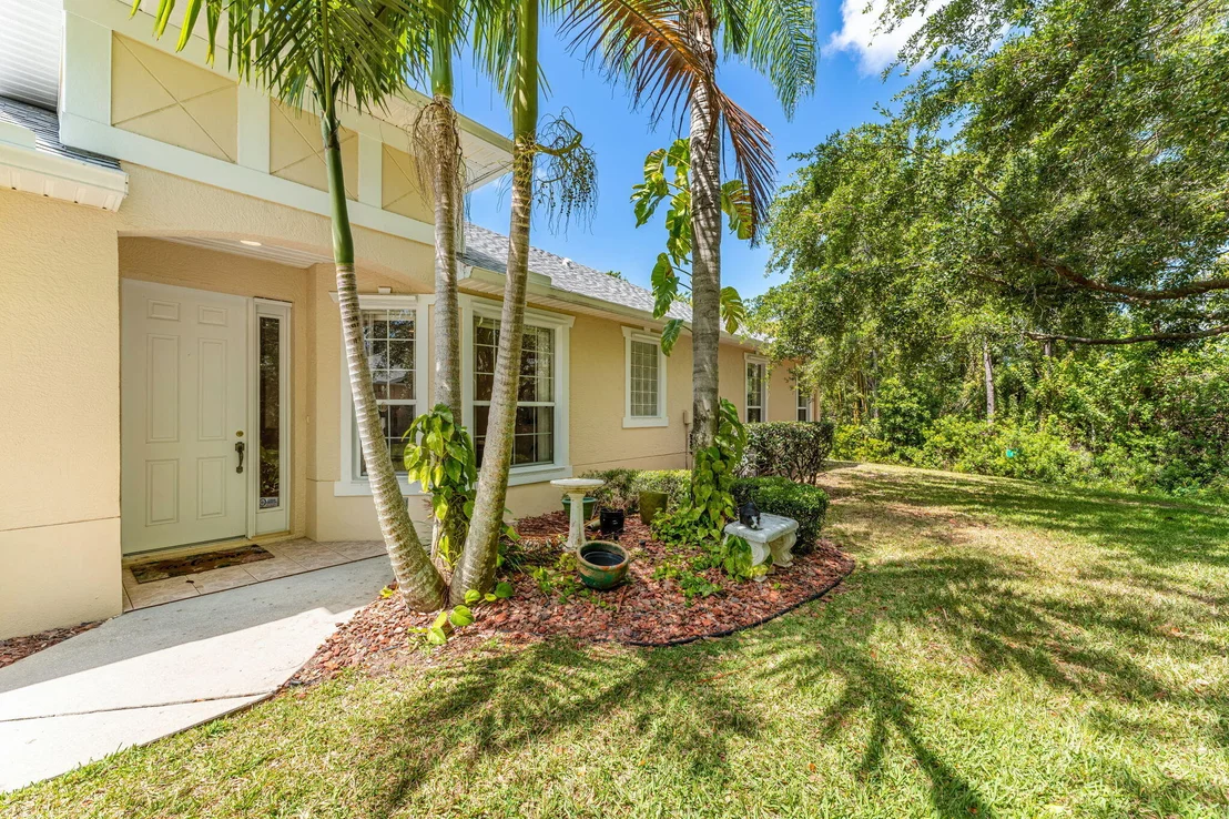 Photo of 1222 Honeybee Lane