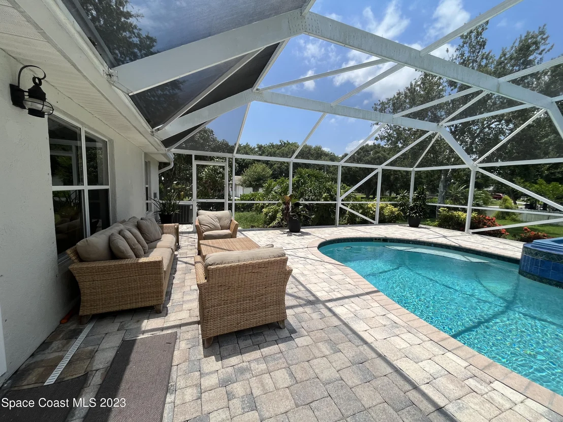 Photo of 997 Gulfstream Avenue