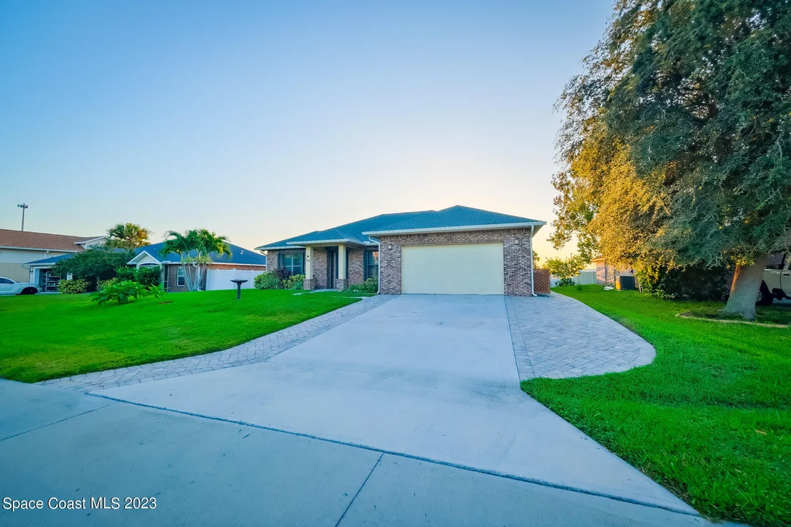 Photo of 109 Palm Circle