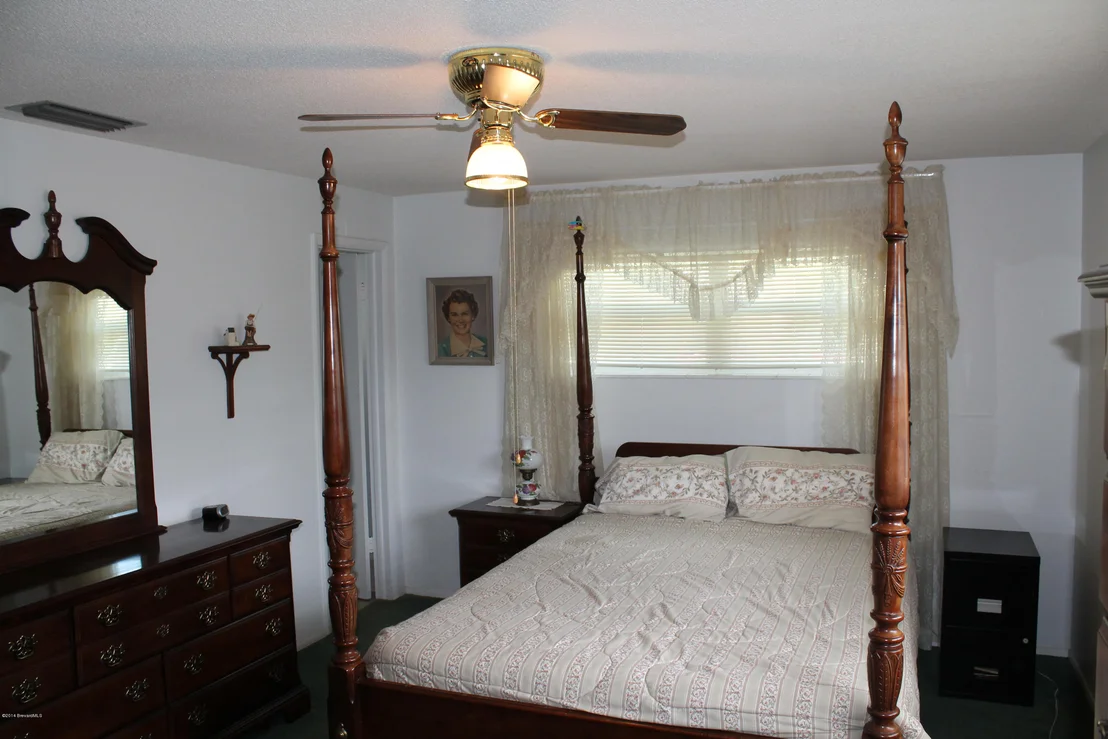 Photo of 896 Jefferson Road