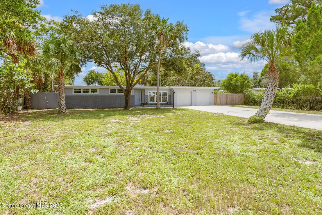 Photo of 1609 Pinecrest Court