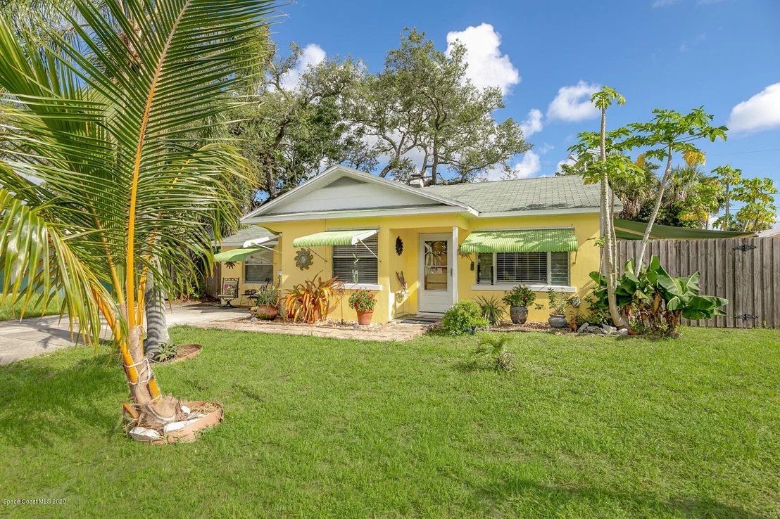 Photo of 1070 Riverdale Drive
