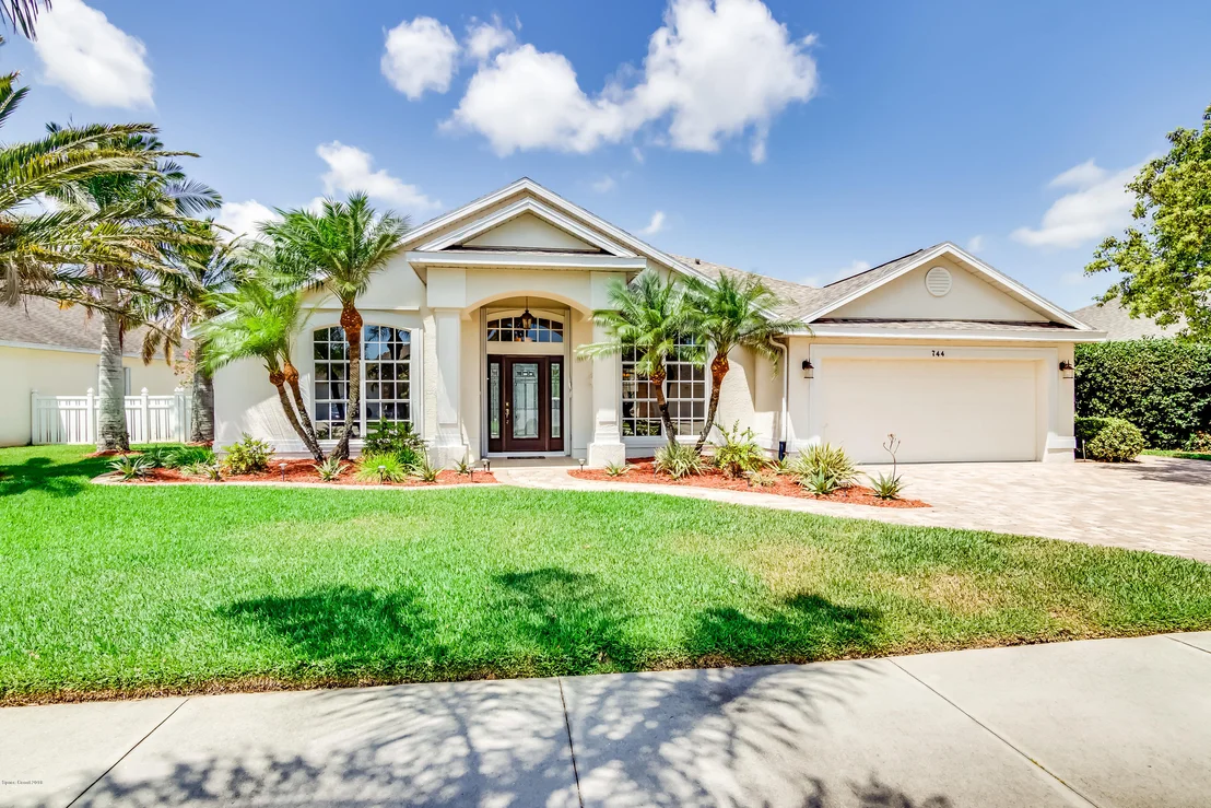 Photo of 744 Carriage Hill Road