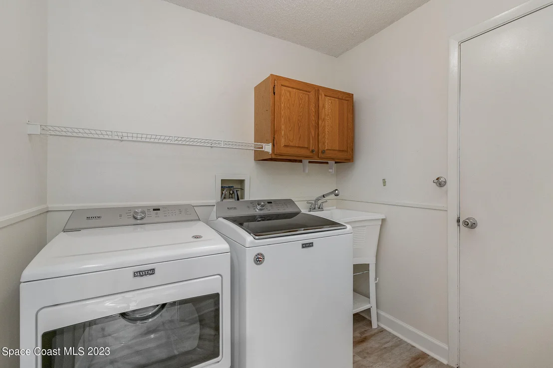 Photo of 833 Pine Shadows Avenue