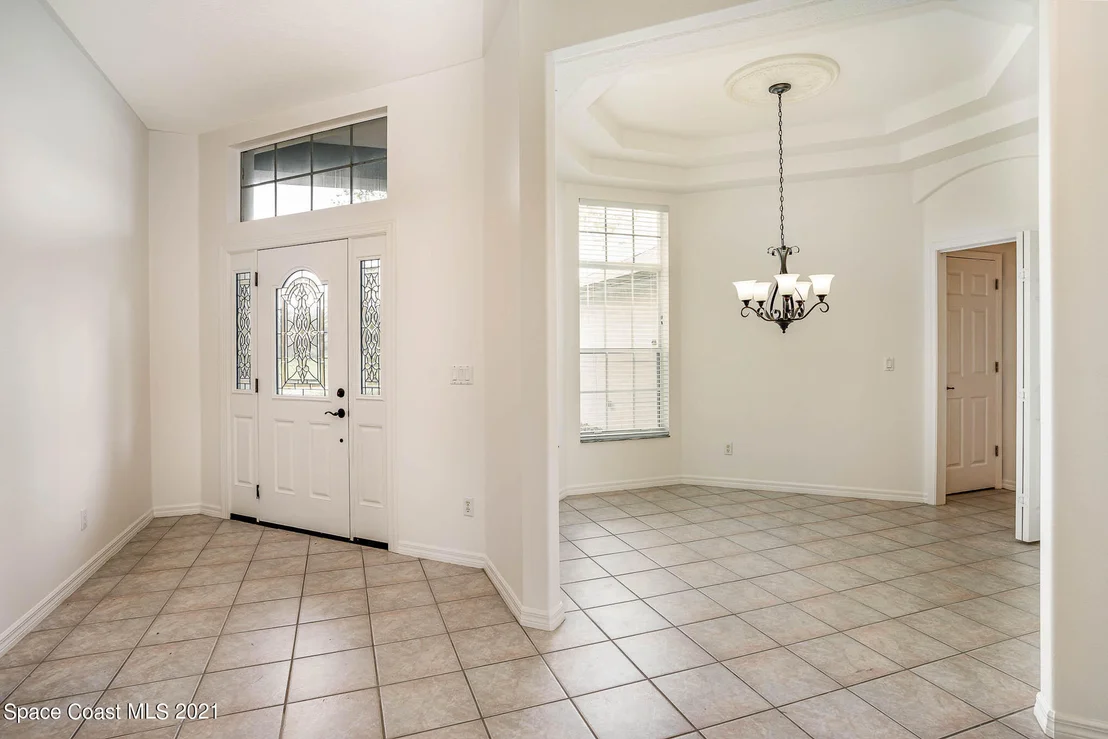 Photo of 4353 Long Lake Road