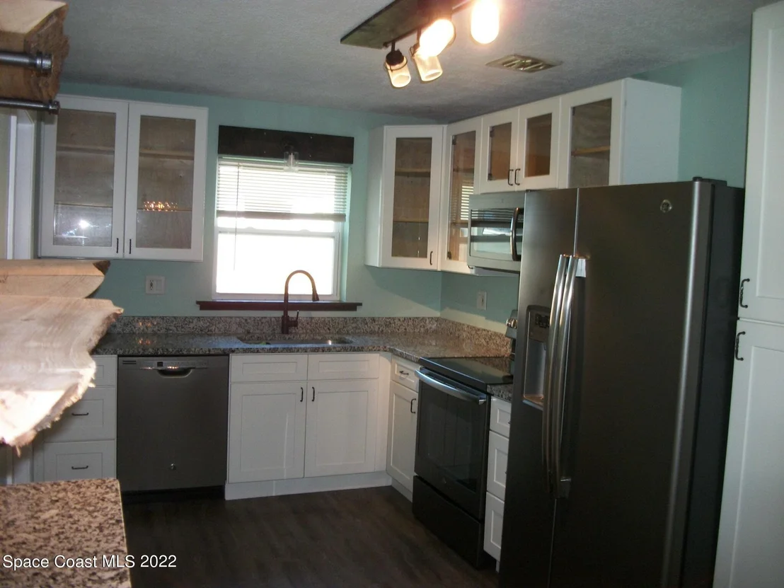 Photo of 2833 Fountainhead Boulevard