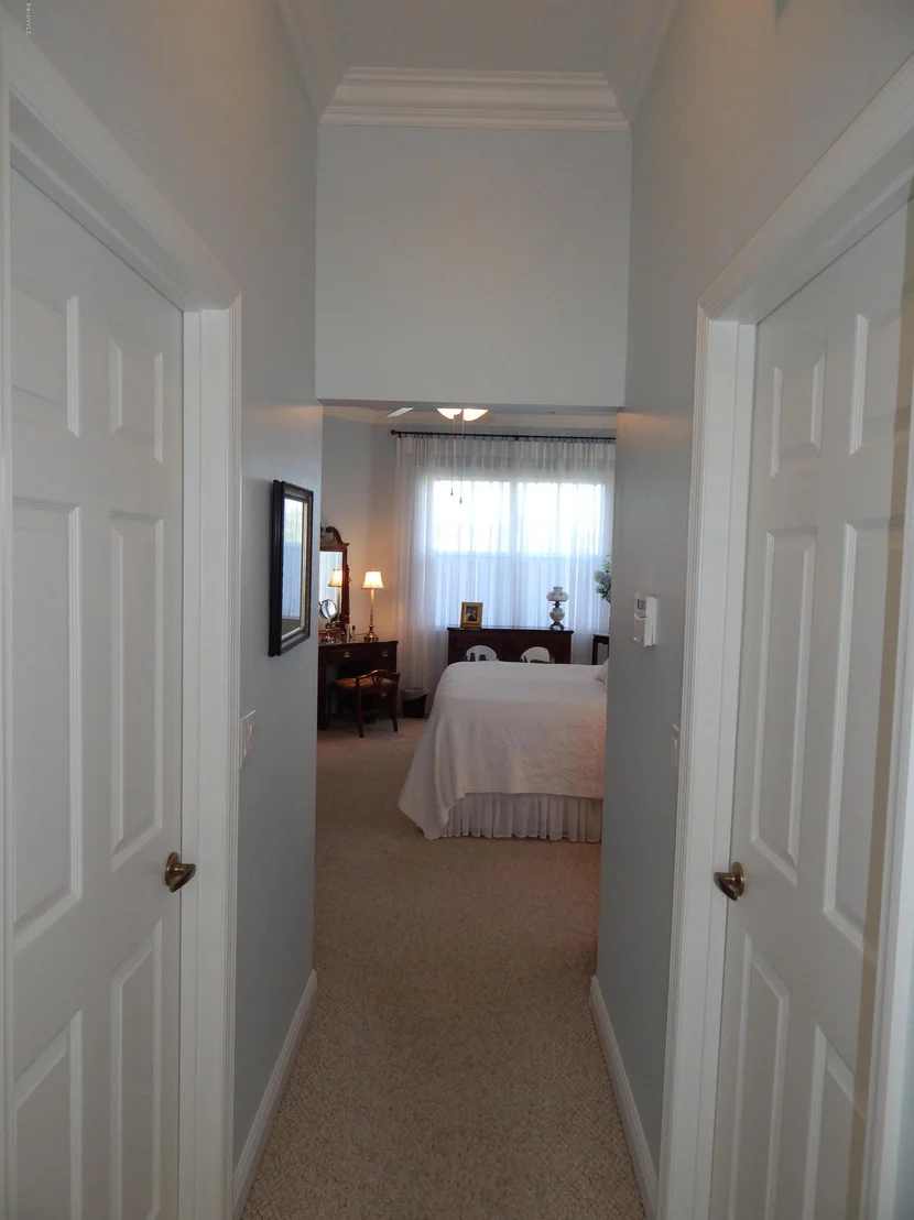 Photo of 211 SE Devlin Court