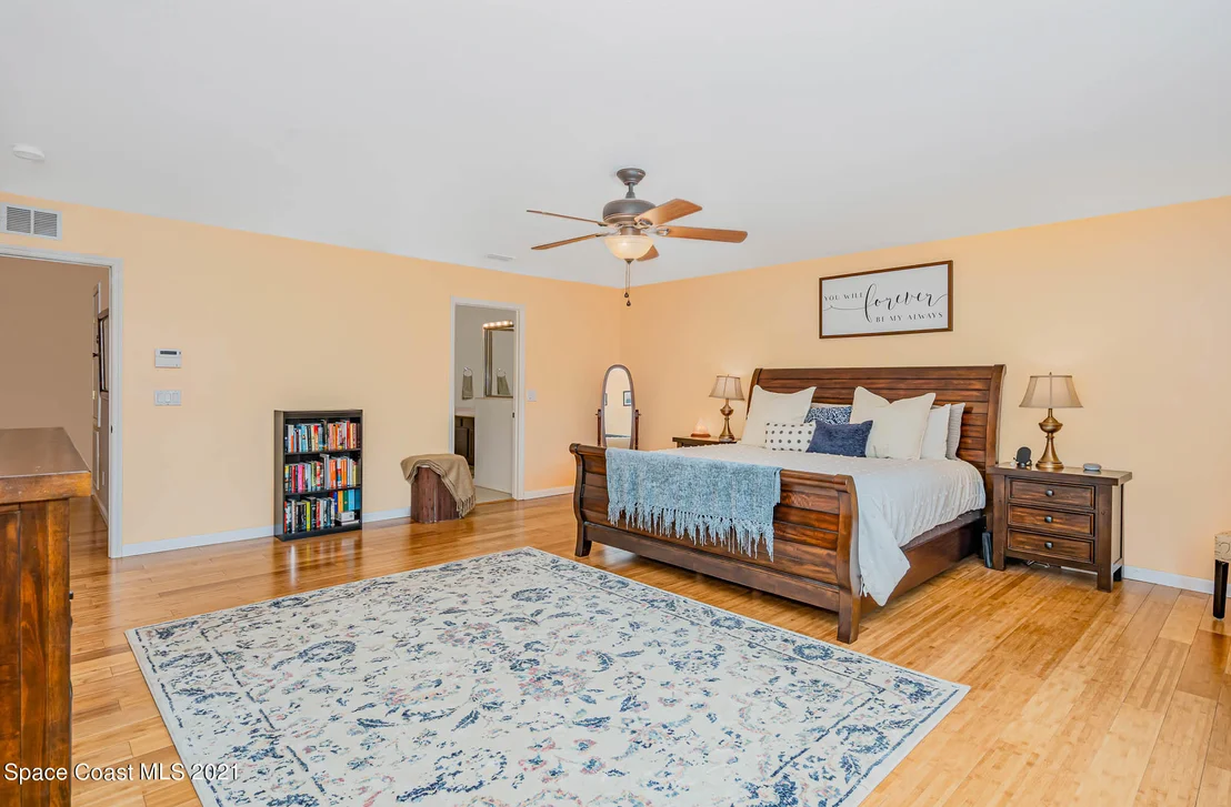 Photo of 215 Dryden Circle