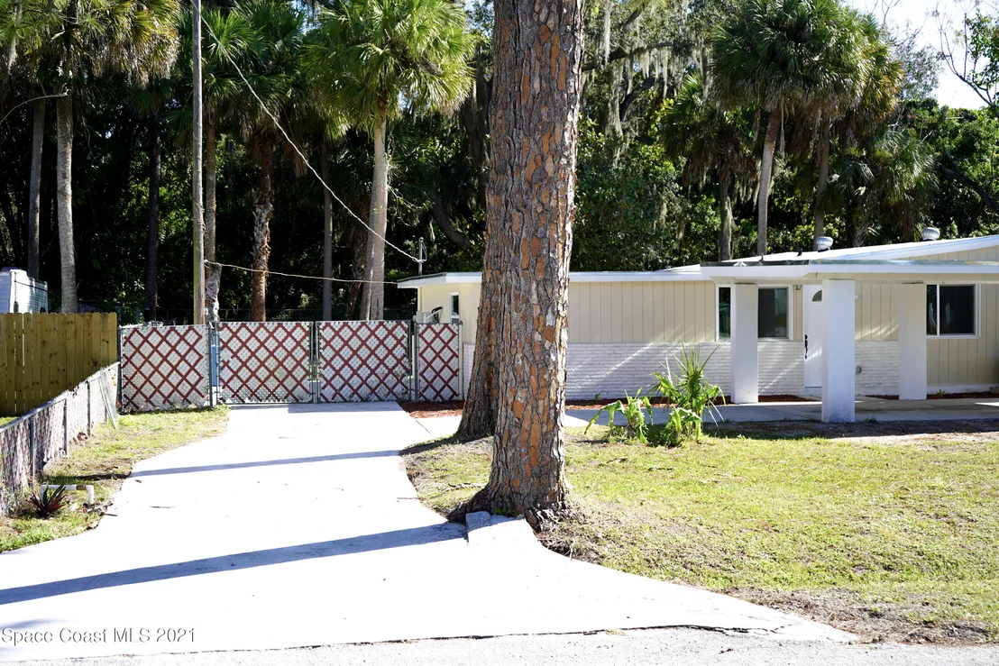 Photo of 80 Katherine Boulevard