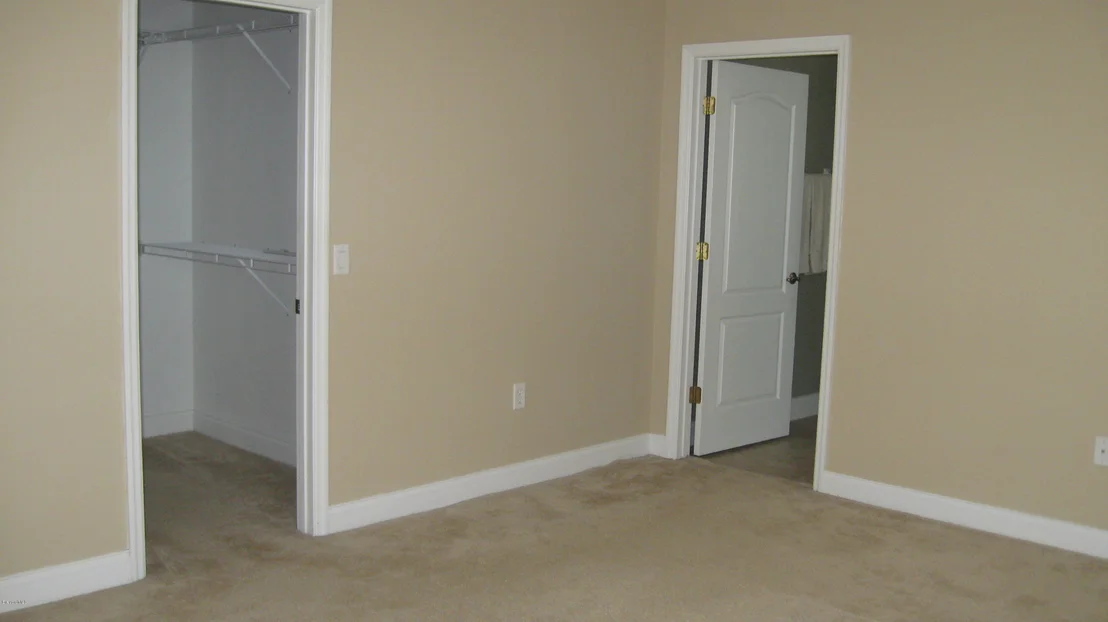Photo of 2260 Bridgeport Circle