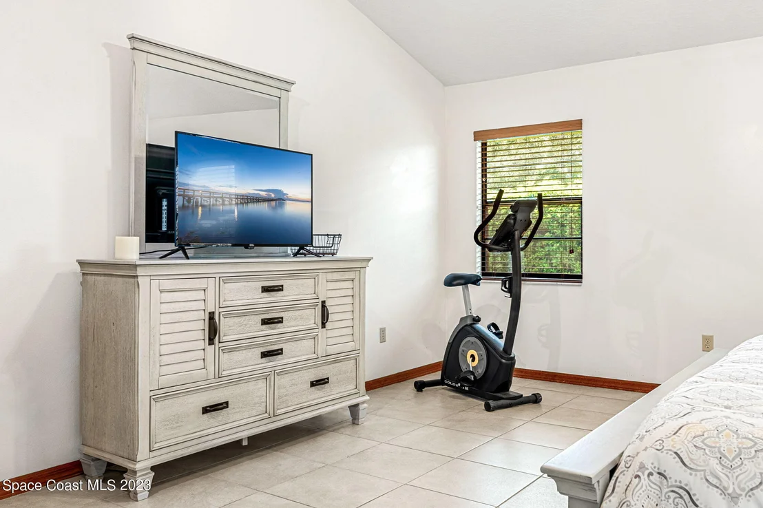 Photo of 885 Ridge Lake Drive