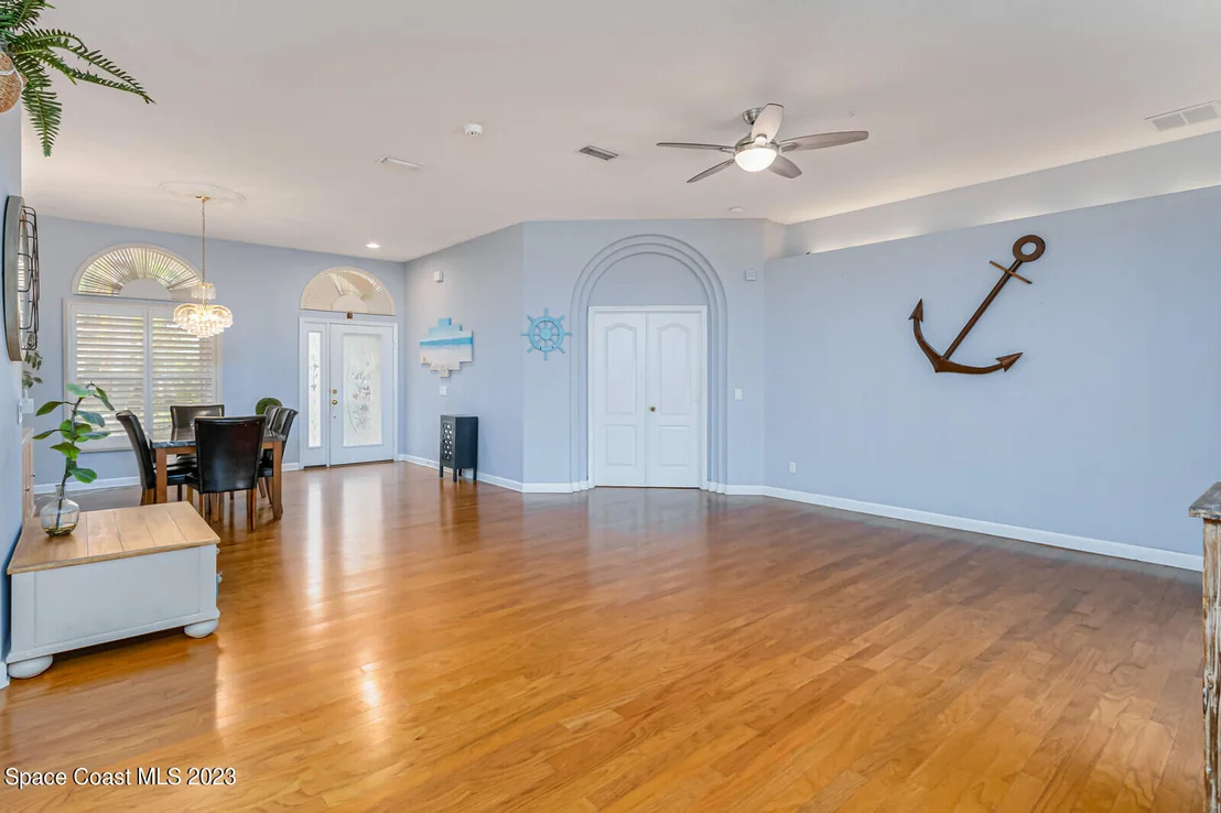 Photo of 5097 Templeton Place