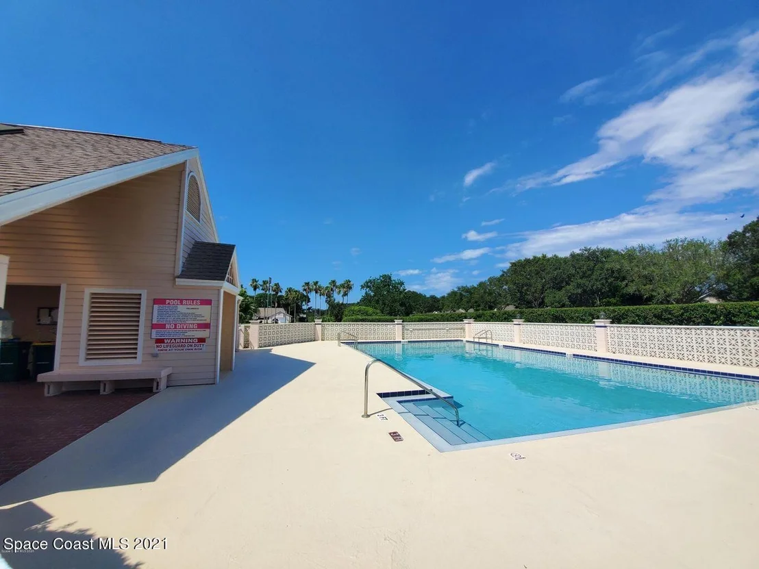 Photo of 863 Ridge Lake Drive
