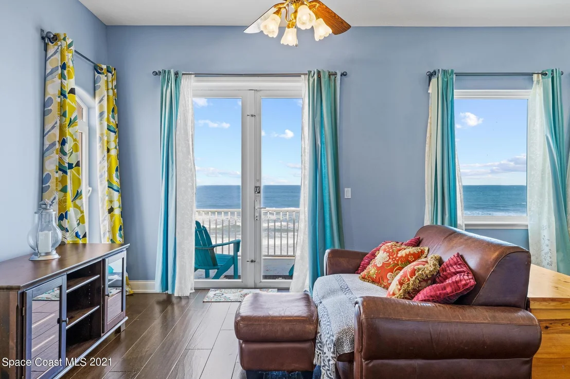 Photo of 735 Beach Street