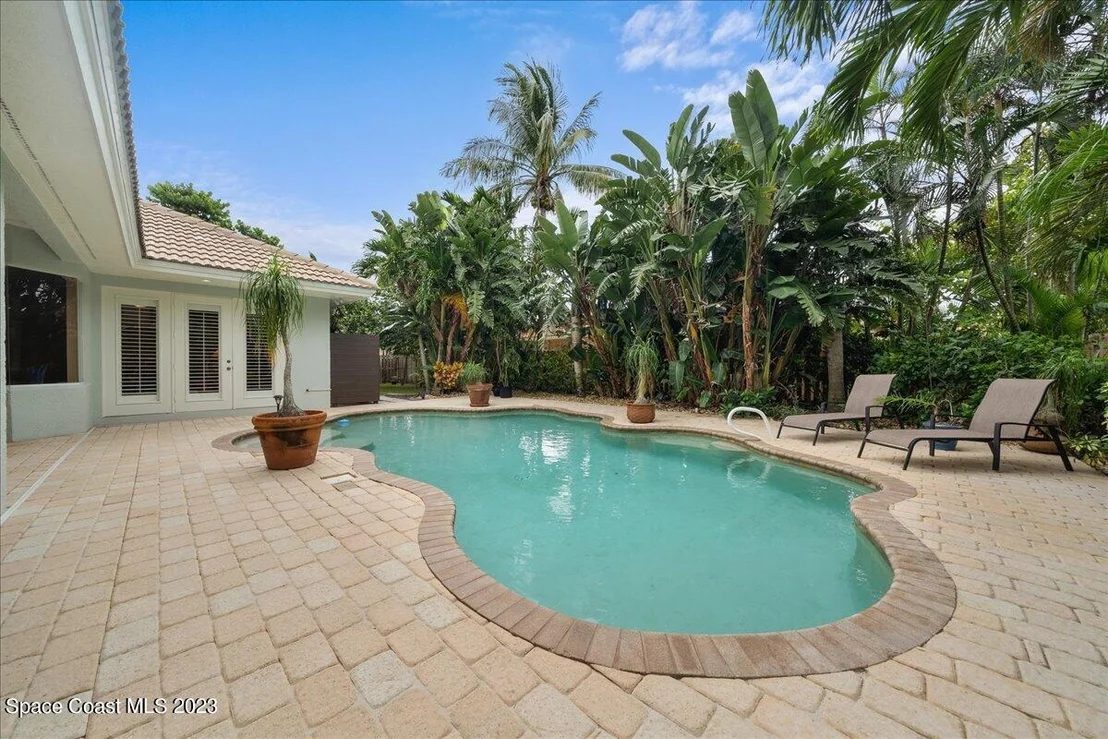 Photo of 373 Flanders Drive