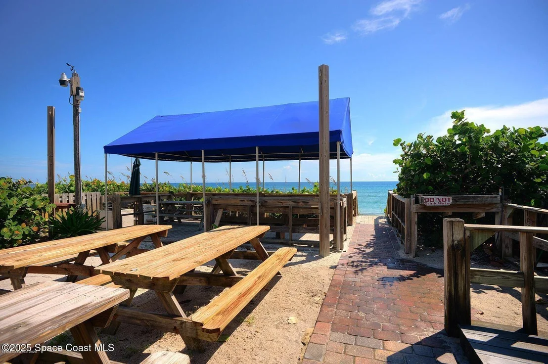 Photo of 5875 Riverside Drive