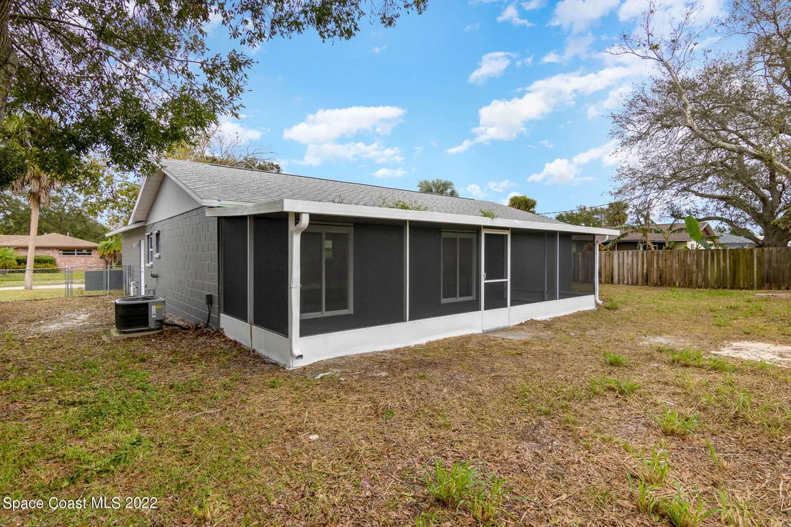 Photo of 1541 Spruce Road