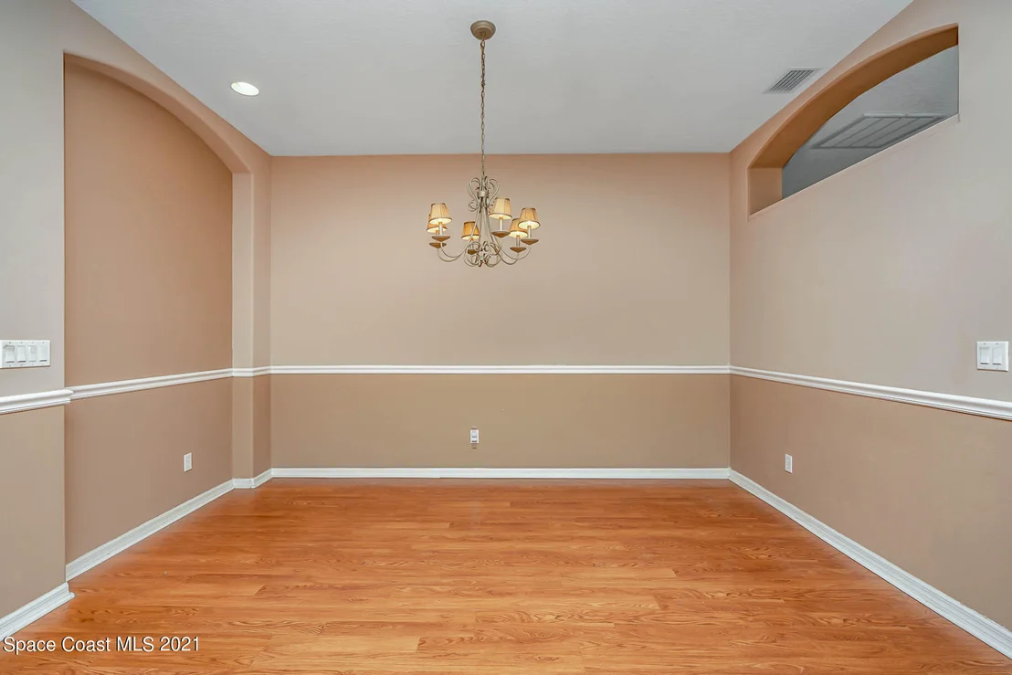 Photo of 4691 Portage Trail