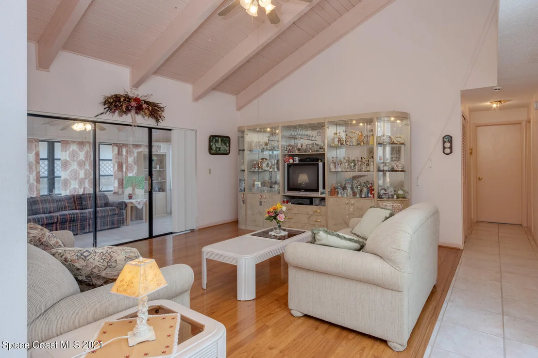 Photo of 340 Bayhead Drive