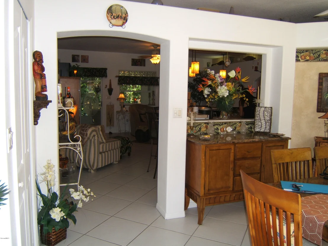 Photo of 7235 Carillon Avenue