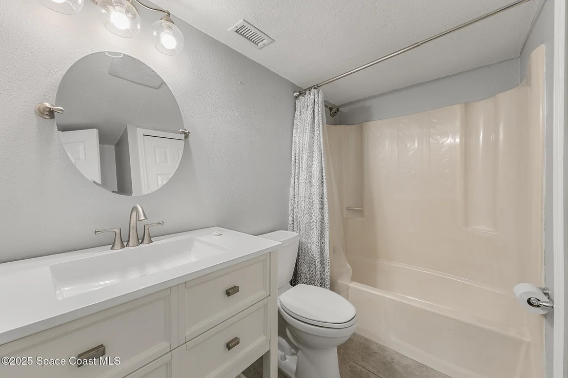 Photo of Unit 1218 at 305 Tangle Run Boulevard