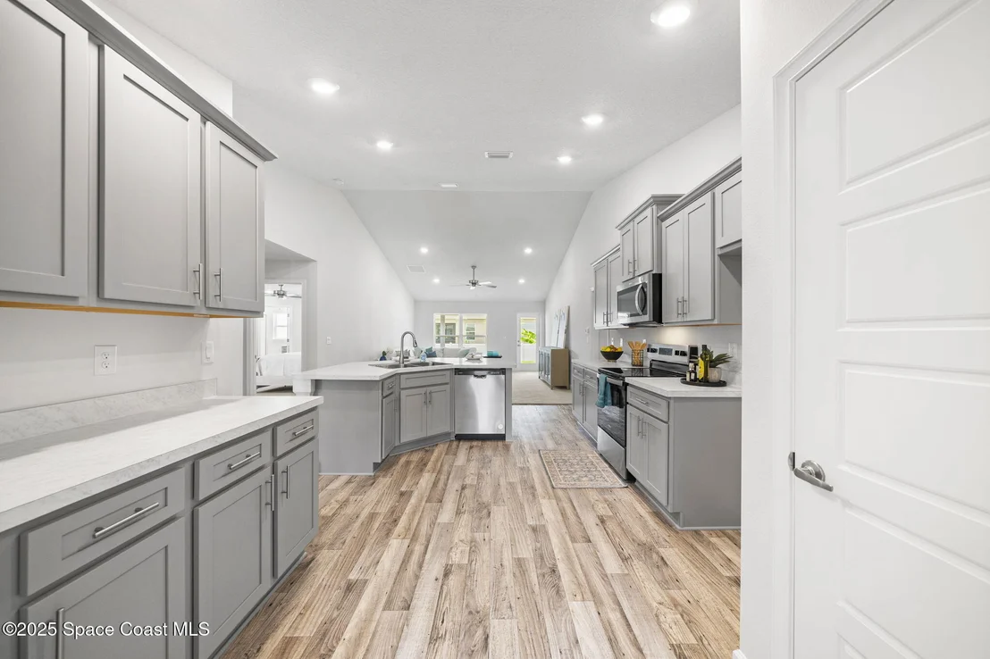 Photo of 920 Lyons Circle NW