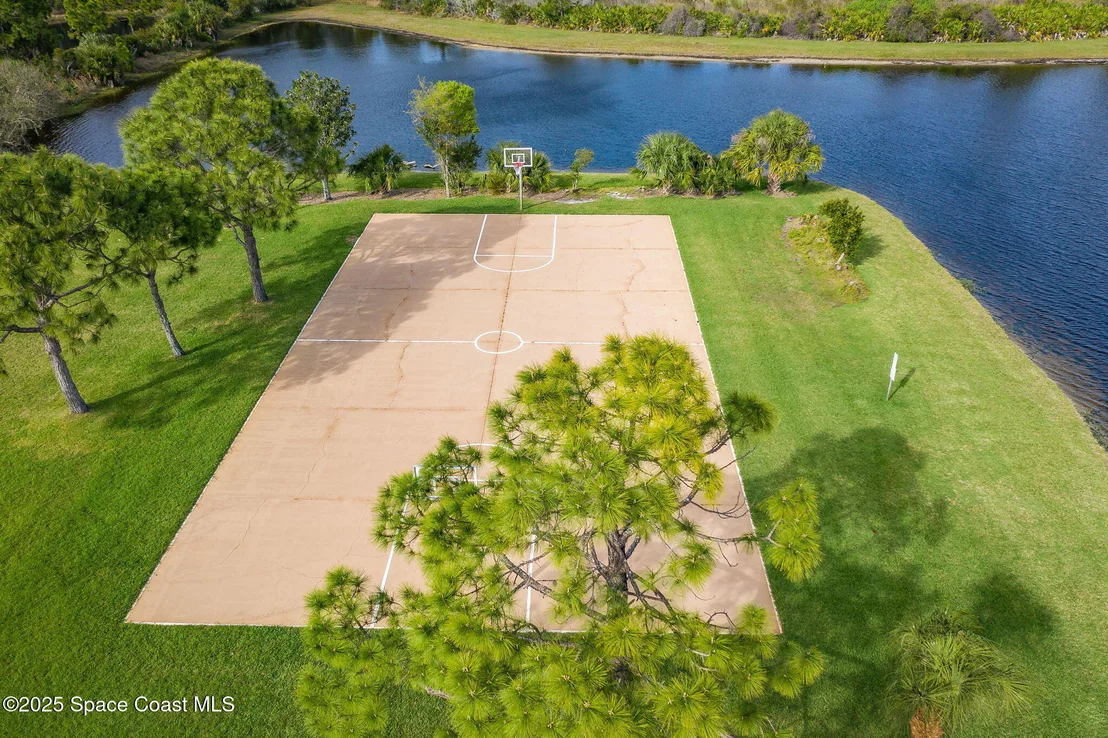 Photo of 5731 Herons Landing Drive