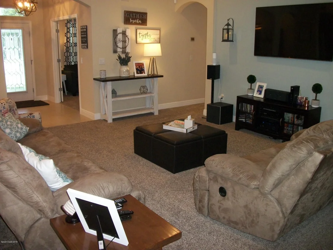Photo of 1106 Morgan Circle NE