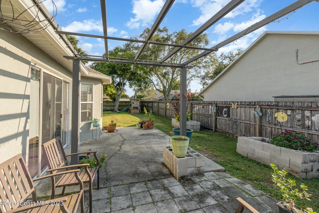 Photo of 672 Sandpiper Circle