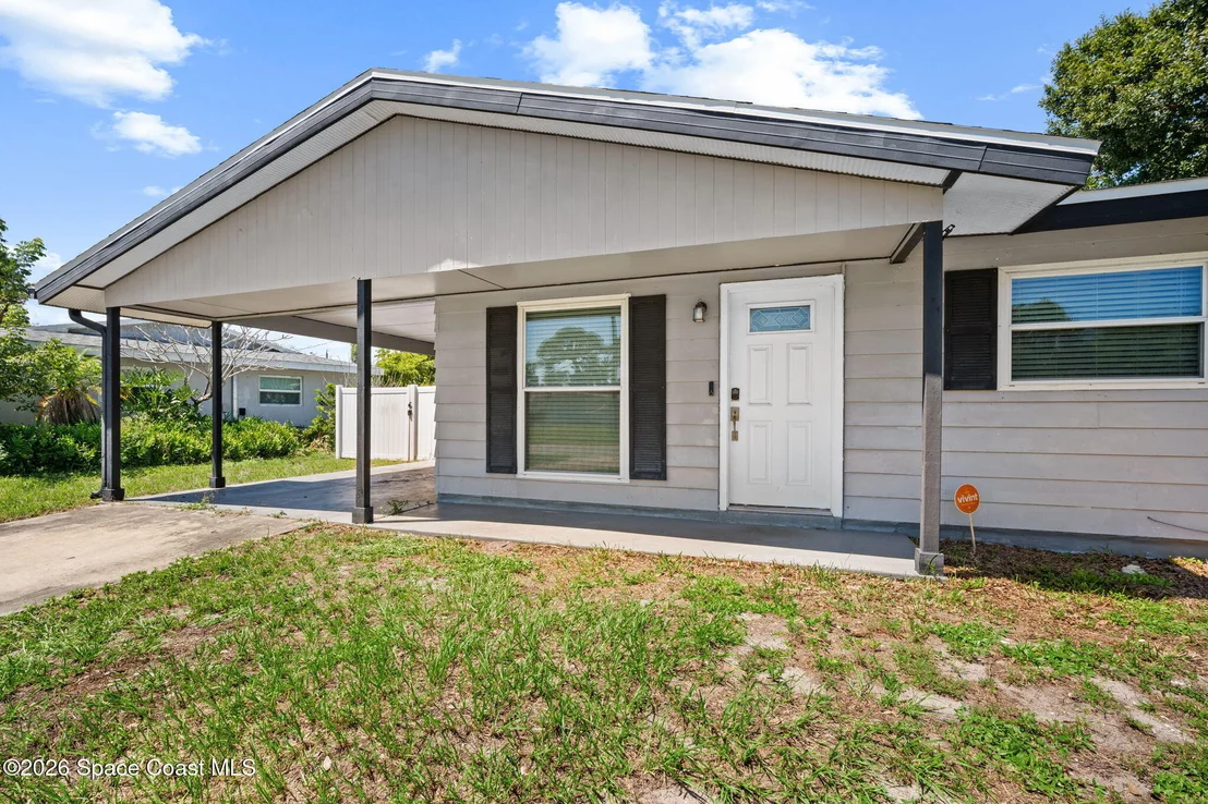 Photo of 790 Bianca Drive NE