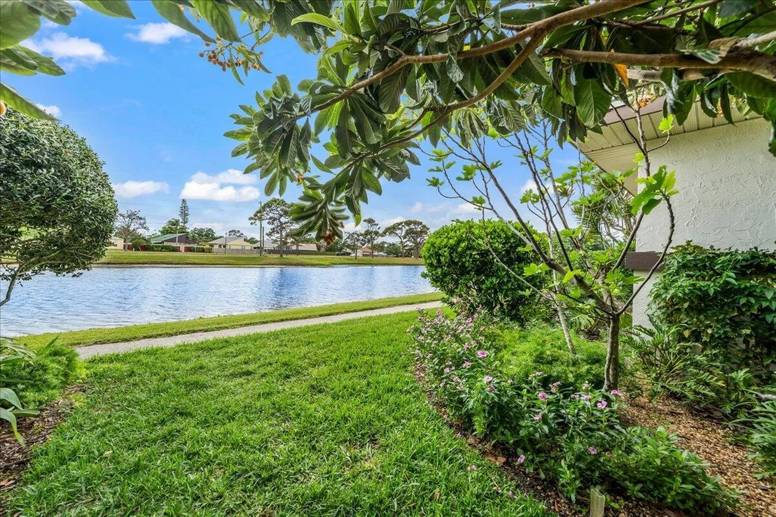 Photo of 210 Bayhead Drive
