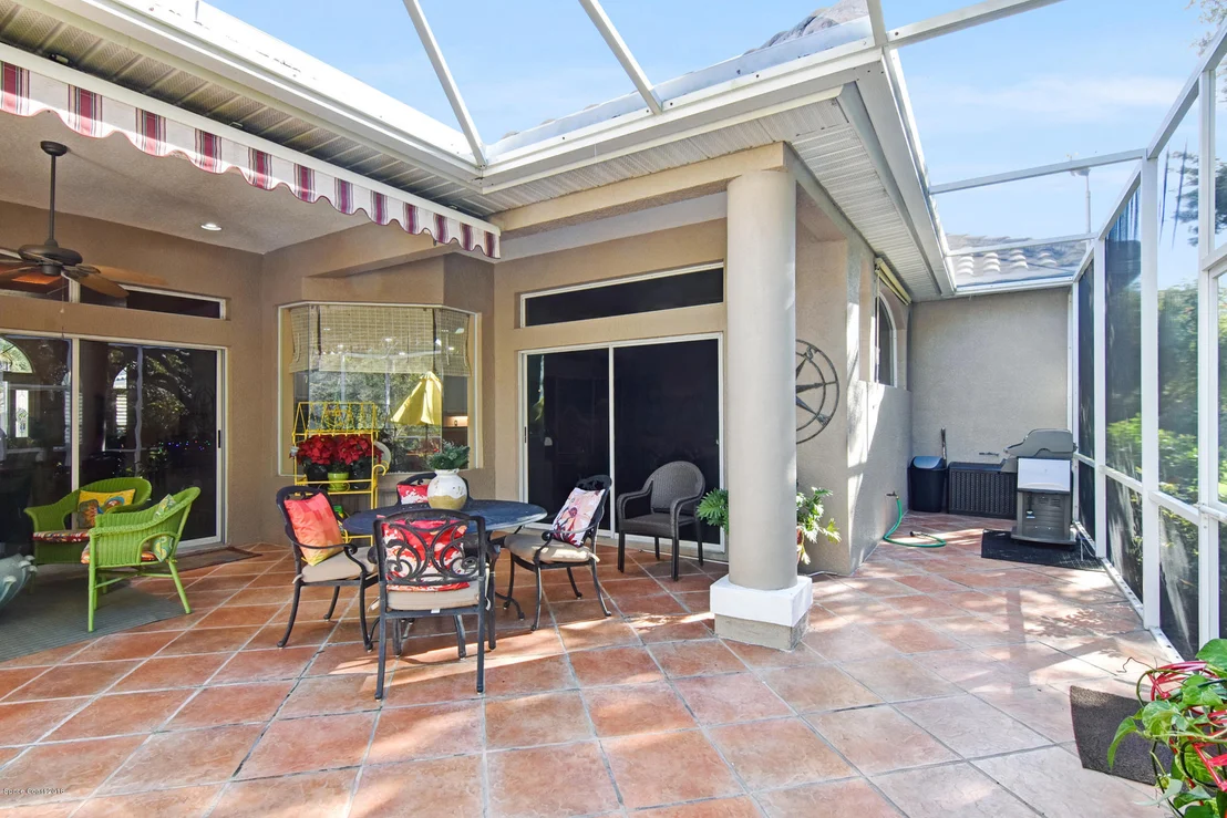 Photo of 979 Palm Brook Drive
