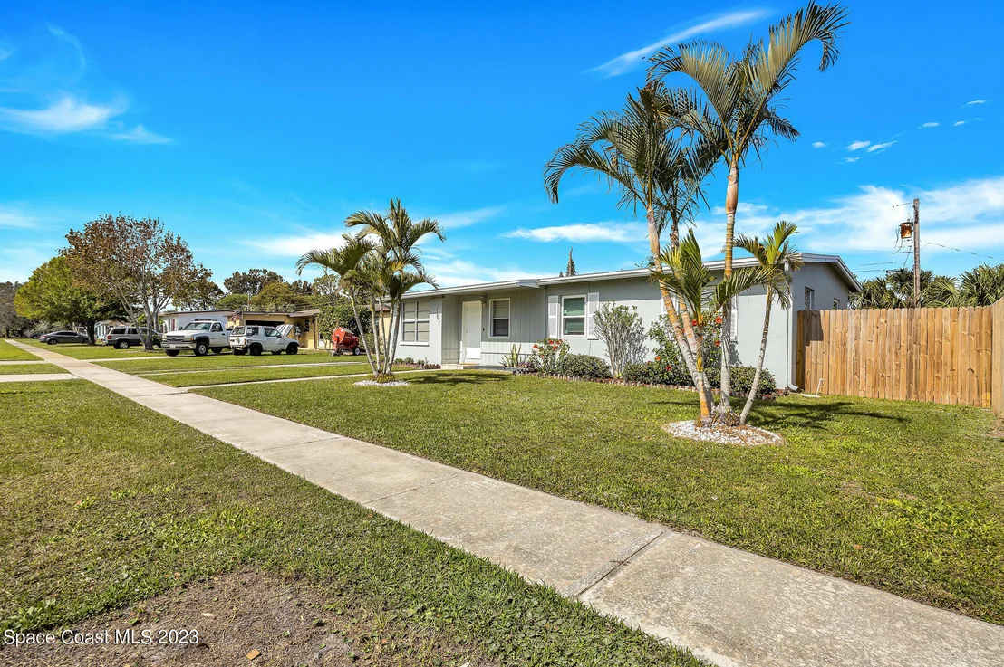 Photo of 2981 Kosuth Road NE