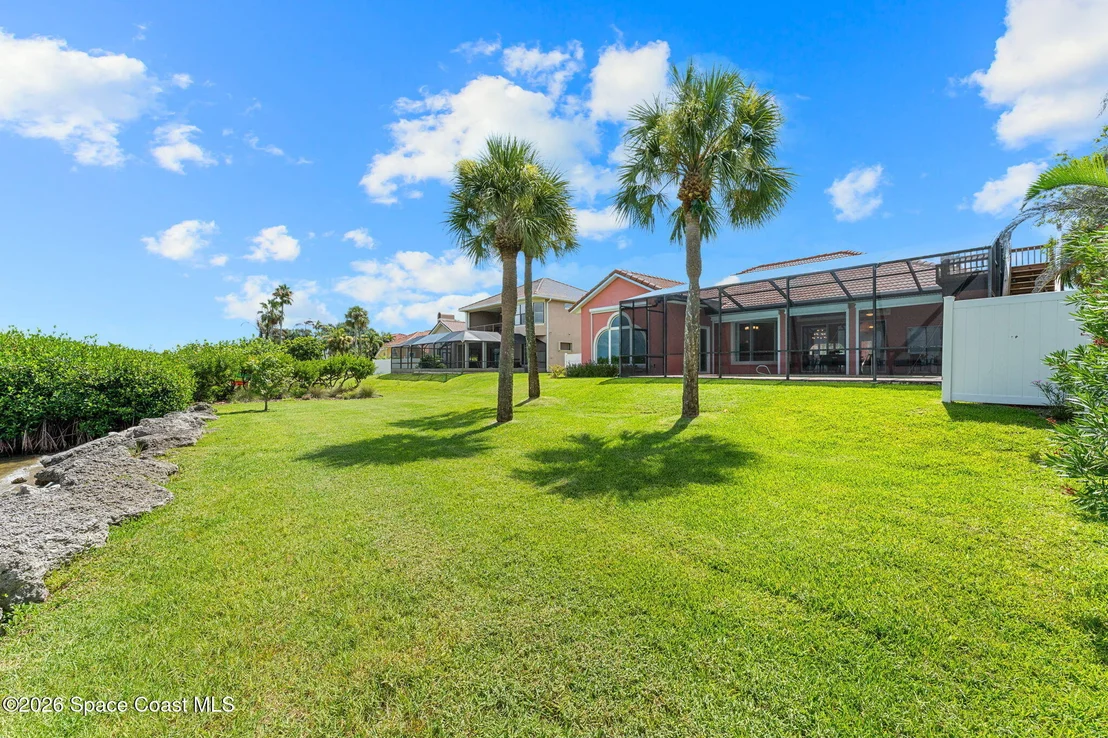 Photo of 327 Island Drive