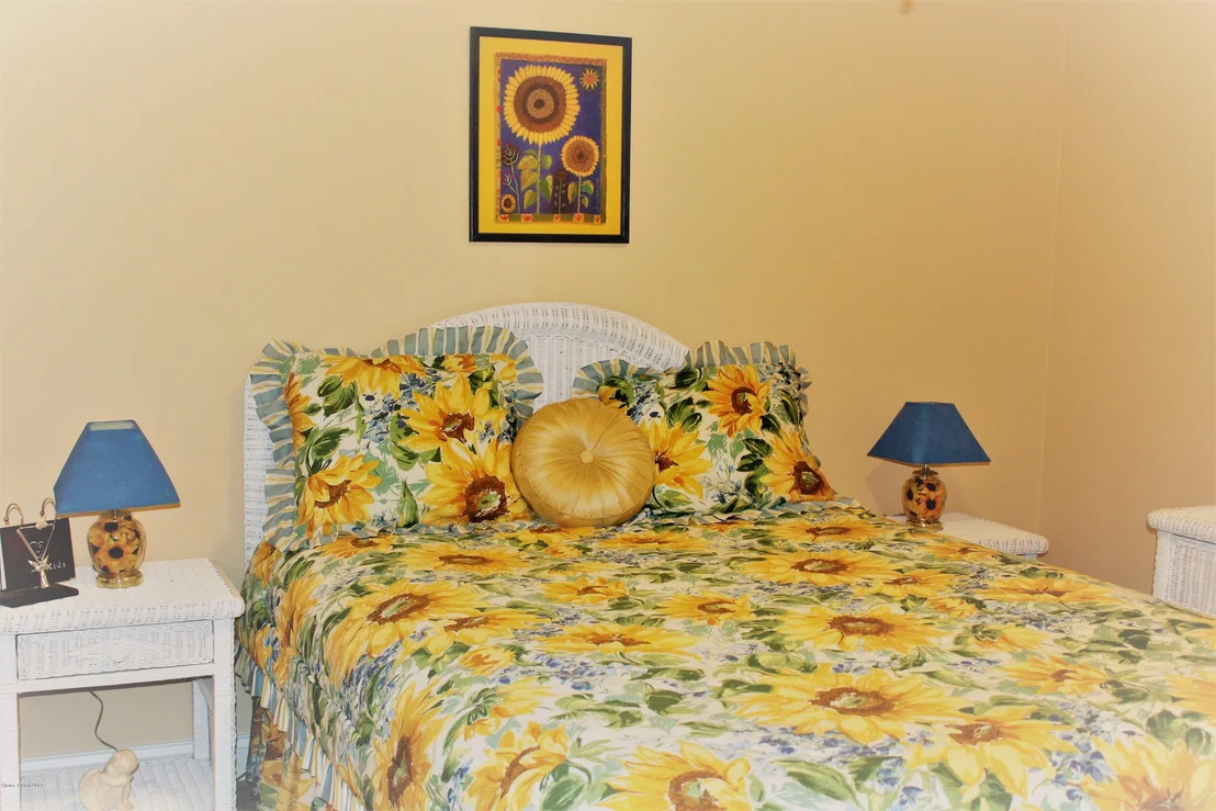 Photo of 322 Waterside Circle