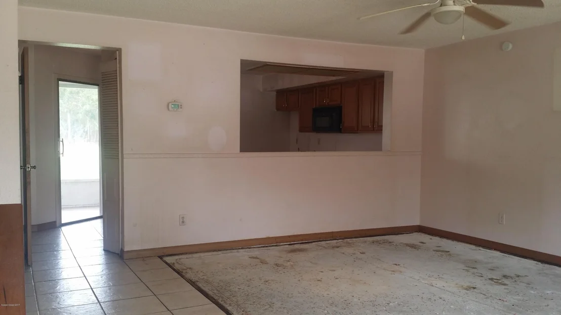 Photo of Unit R65 at 1880 Murrell Road