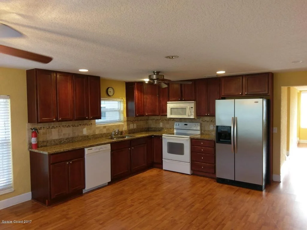 Photo of 667 Banyan Drive
