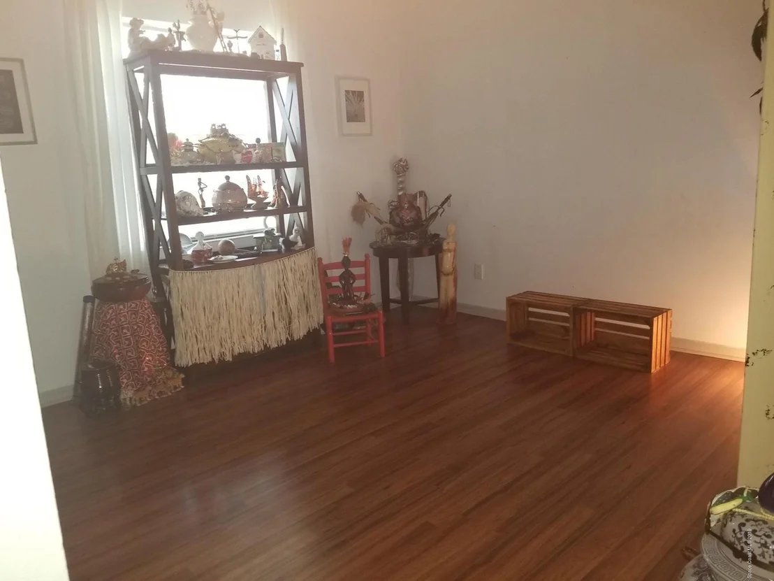 Photo of 5095 Carter Street
