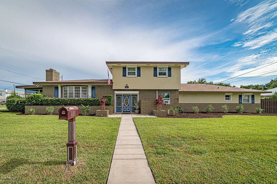 Photo of 601 Edgewood Drive