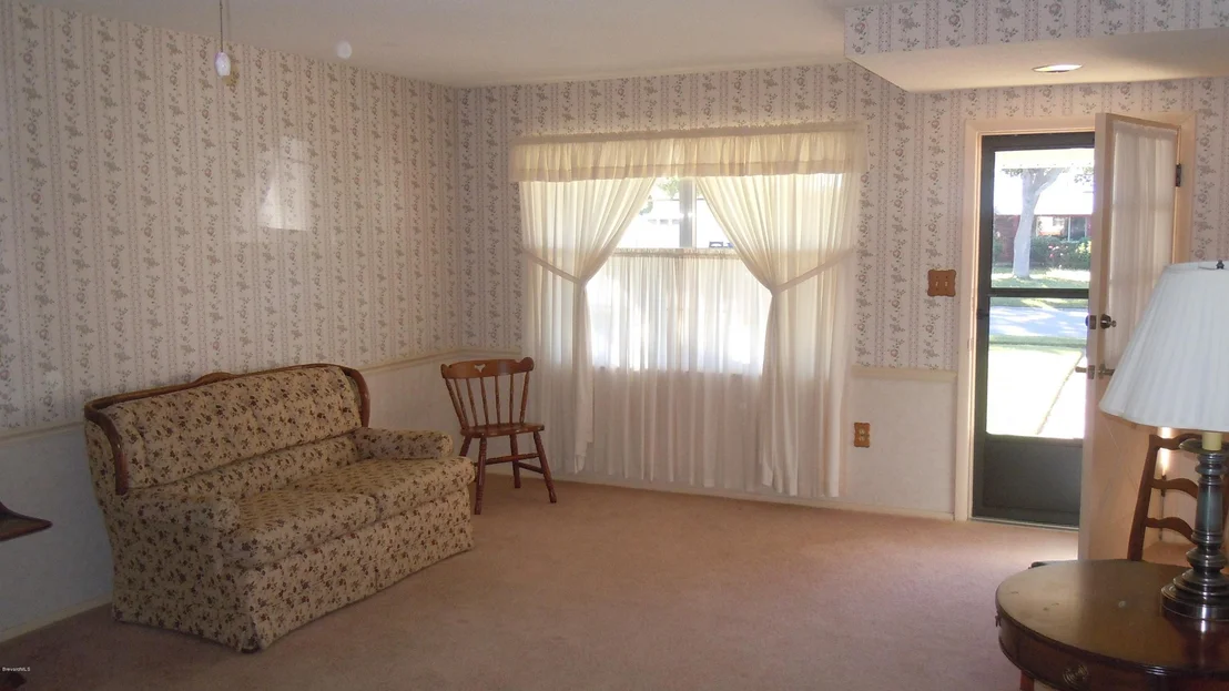 Photo of 910 Kings Post Road