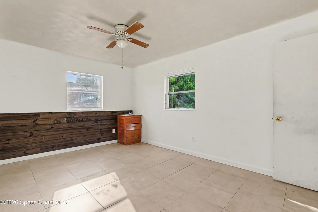 Photo of 819 Almond Boulevard