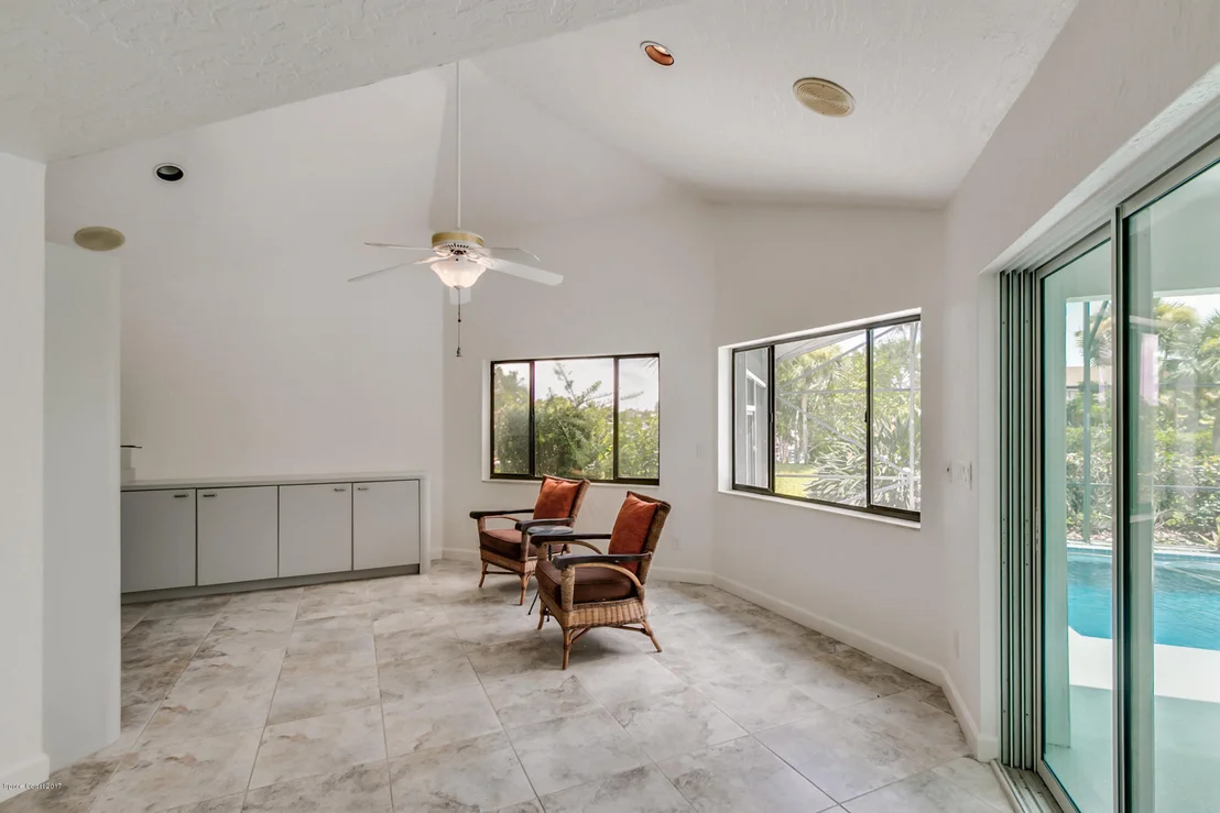 Photo of 465 Lanternback Island Drive