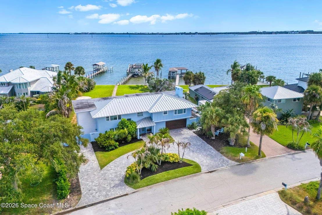 Photo of 417 Riverview Lane