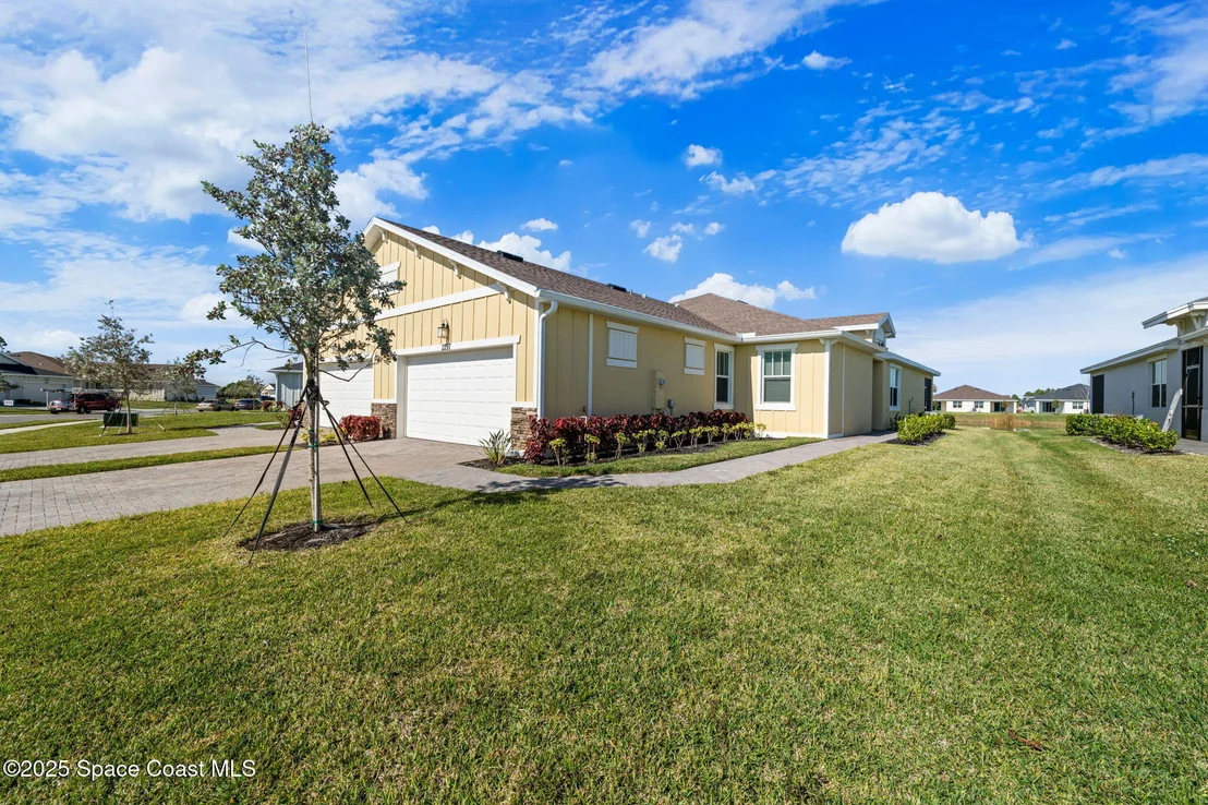 Photo of 2297 Cerulean Drive NW