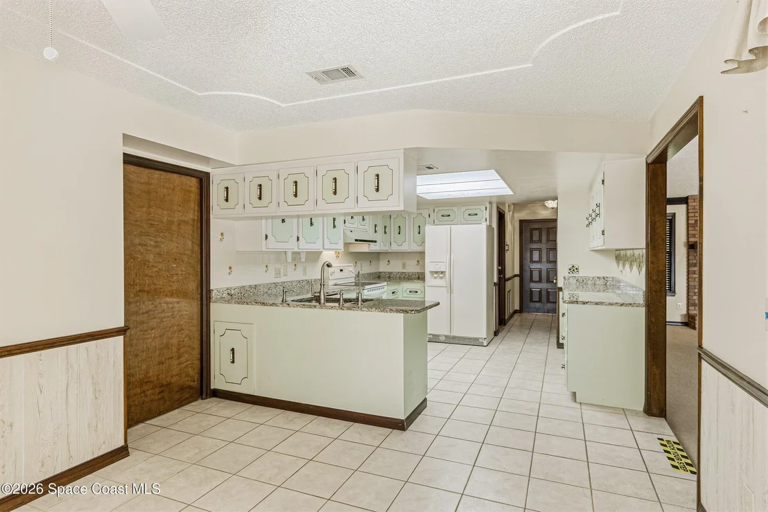 Photo of 460 Neptune Drive NE