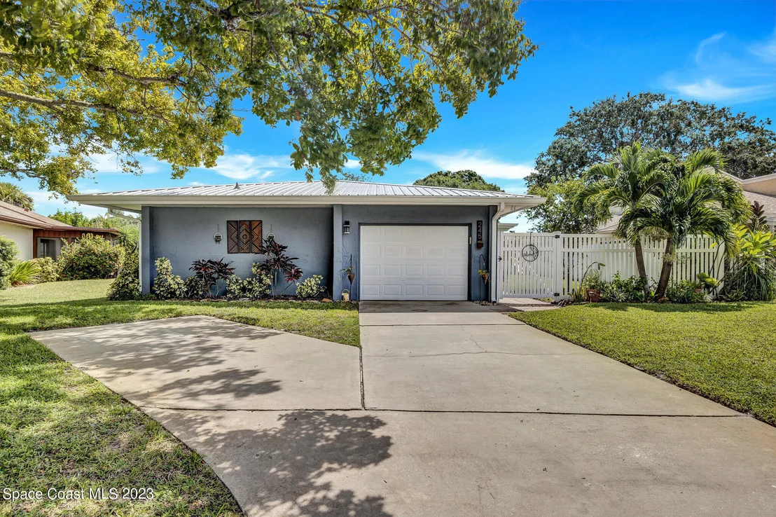 Photo of 245 Applewood Circle