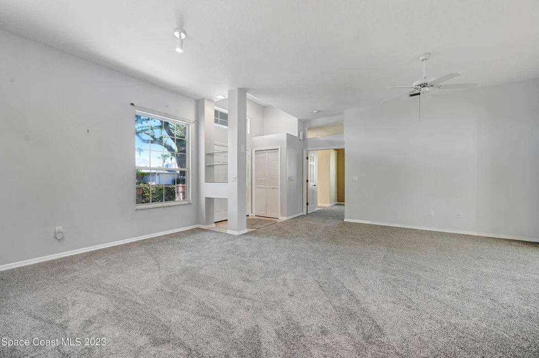 Photo of 954 Somerset Lane