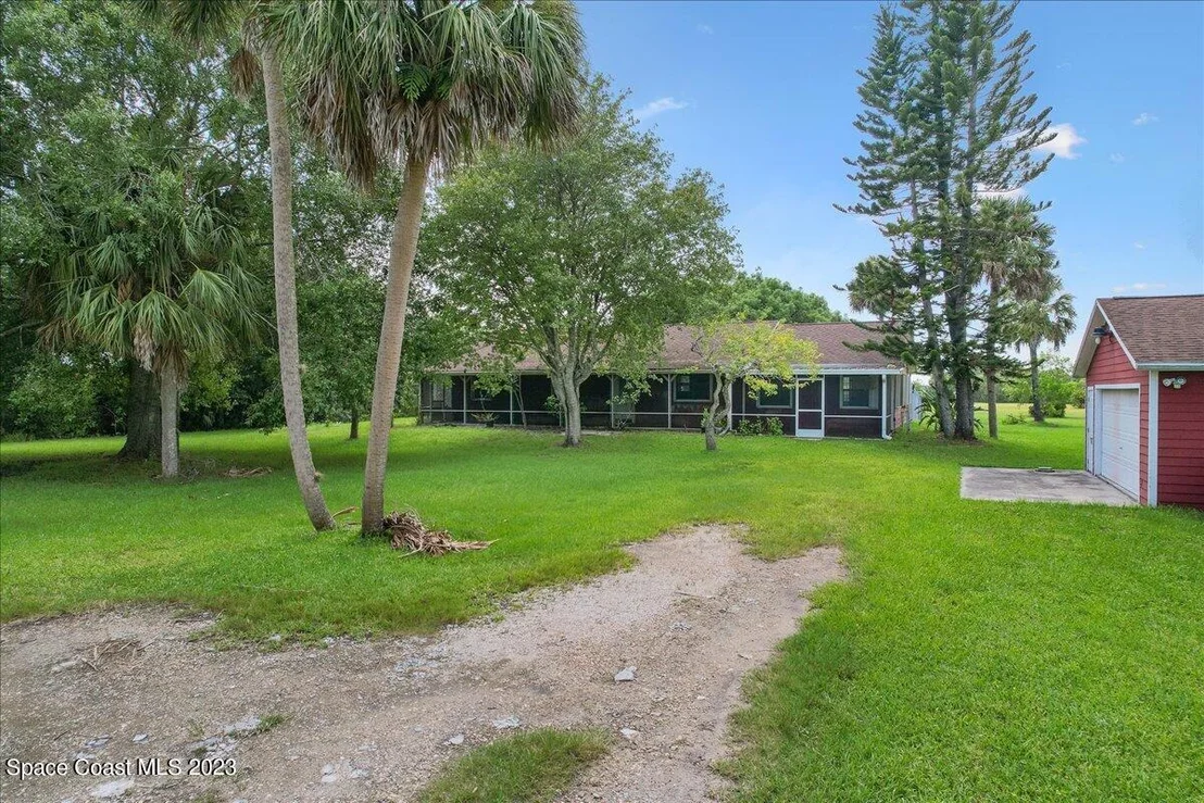 Photo of 2660 Weber Road